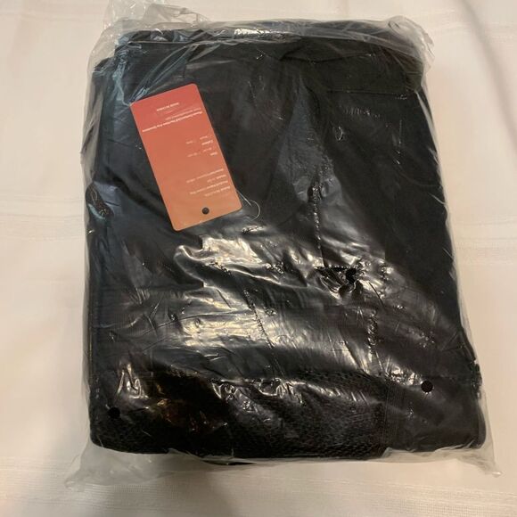 Real oil Soft Cooler bag holds 35+ cans.  Great for beach, hunting or lake day - Picture 8 of 14